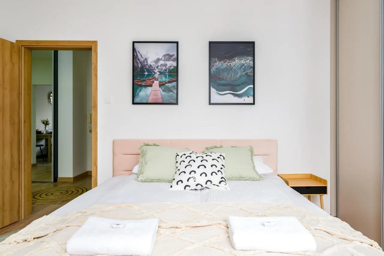 Arena Lux Apartment Kasprowicz Park By Renters Prestige Poznan
